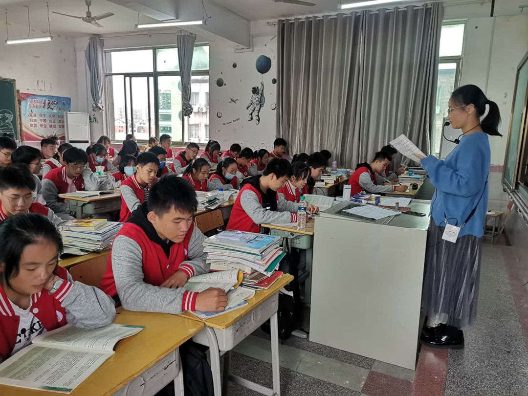 教研2_副本.jpg 教研2_副本.jpg