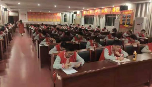 迎宾2_副本.jpg 迎宾2_副本.jpg