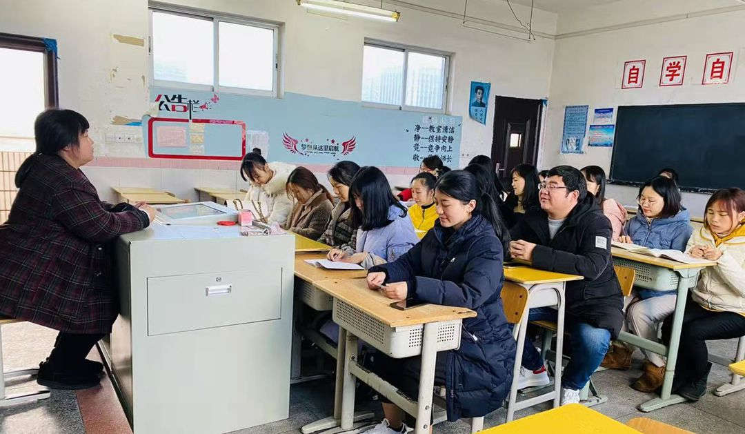 研讨会_副本.jpg 研讨会_副本.jpg