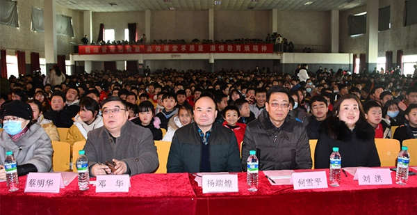 迎宾1_副本.jpg 迎宾1_副本.jpg