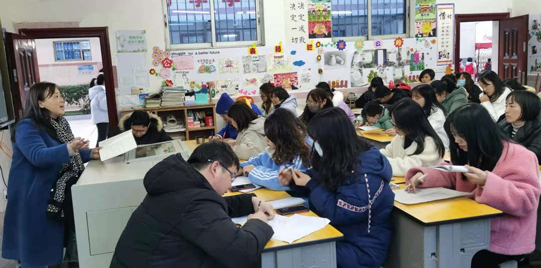 迎宾1_副本.jpg 迎宾1_副本.jpg